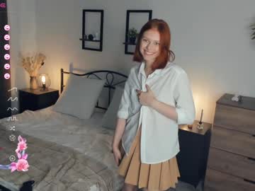 webcam girl kiss_at_dawn live cam image #10397424