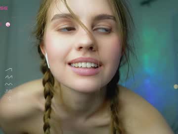 webcam girl fluffy_angel live cam image #10385544