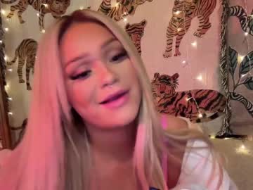 webcam girl ari_02 live cam image #8716691