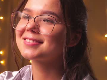 webcam girl helenmoors live cam image #6086432