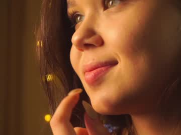 webcam girl helenmoors live cam image #5816575