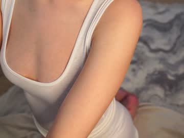 webcam girl variety_moments live cam image #9676616