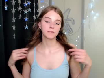 webcam girl lilliasweety live cam image #2333390