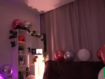 webcam girl just_emmy live cam image #11189403