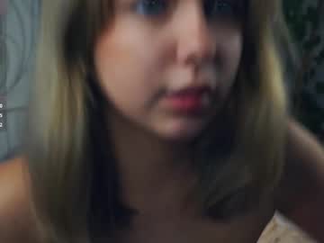 webcam girl mildredgarrett live cam image #12226136