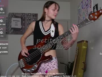 webcam girl petitebrat live cam image #10724147