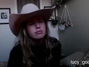 webcam girl lucy_gooosey live cam image #5438135