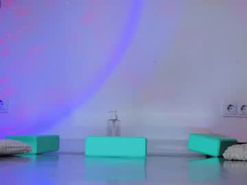 webcam girl anissaa__ live cam image #8537176