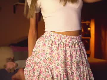 webcam girl cuteelsa_ live cam image #8144197