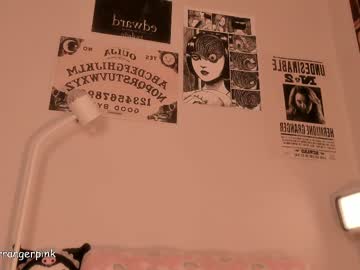 webcam girl power_ranger_pink live cam image #12767362