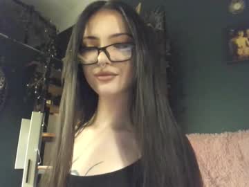 webcam girl bmwm5f90 live cam image #11896832