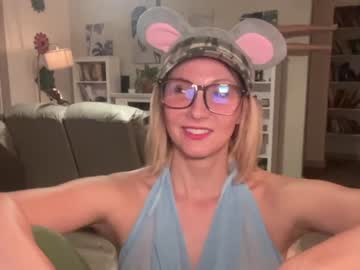 webcam girl kaileeshy live cam image #7147380