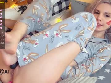 webcam girl careful_i_bite live cam image #1101537