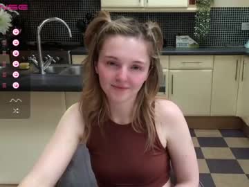 webcam girl lucydelovely live cam image #5451805