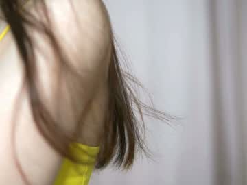webcam girl peek_in_my_window live cam image #9786658