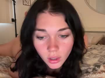 webcam girl queencassidyy live cam image #11853871