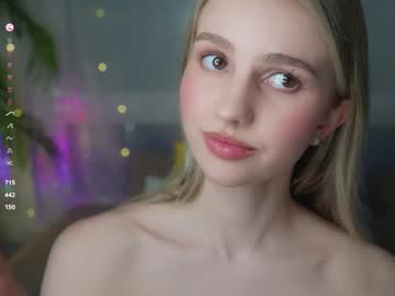 webcam girl fluffy_angel live cam image #11702976
