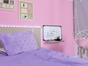webcam girl little_effy18 live cam image #2867577