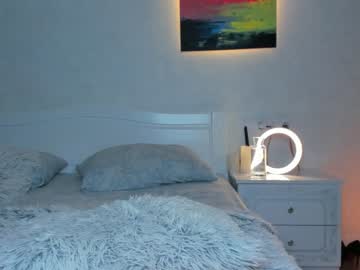 webcam girl ella_twinkle live cam image #5722570