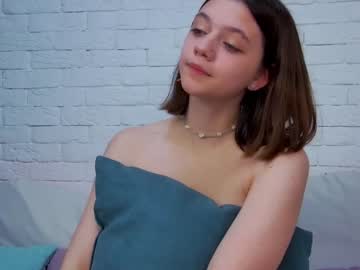 webcam girl lilly_bb_girl live cam image #3635506