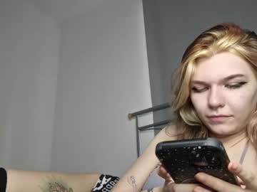 webcam girl lizzyylovesick live cam image #10010944