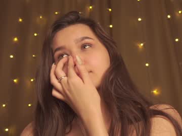 webcam girl helenmoors live cam image #5540926