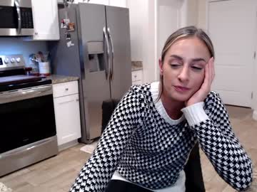webcam girl holihurricane live cam image #11117835