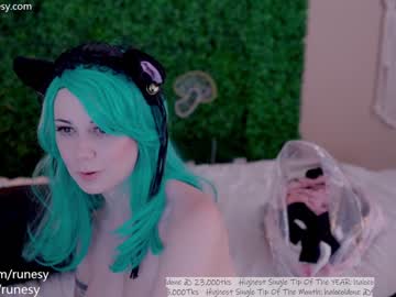 webcam girl runesy live cam image #5714959