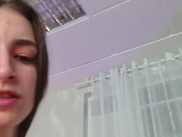 webcam girl breeding_material live cam image #9343865