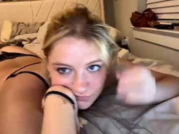 webcam girl sweetbrittaniexox live cam image #12433386