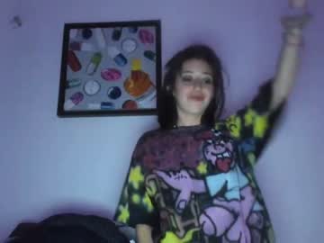 webcam girl sluttylilsister live cam image #370257