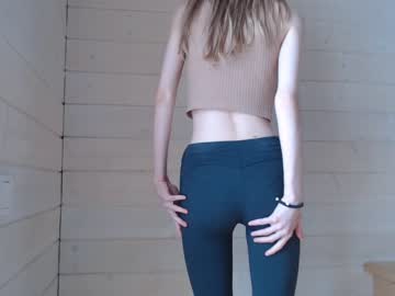 webcam girl princess__aurora live cam image #4993110