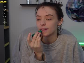 webcam girl agelina_summer live cam image #4935819