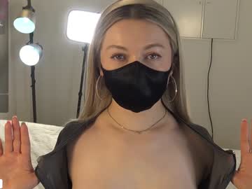 webcam girl blondehottiek live cam image #9168481
