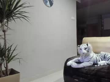 webcam girl sofiaandwonderland live cam image #2702233