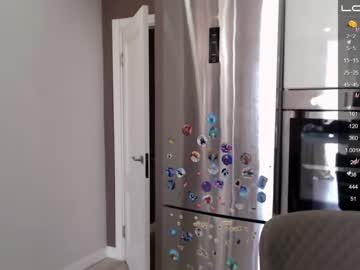 webcam girl small_blondee live cam image #2890621