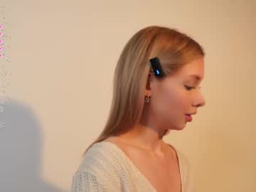 webcam girl april_blush live cam image #12997233