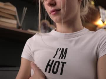 webcam girl kateharrise live cam image #10945451