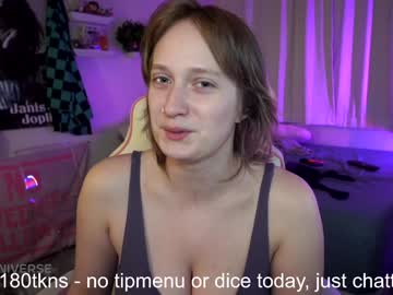 webcam girl laylas_universe live cam image #9871047