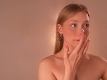 webcam girl april_blush live cam image #12450083