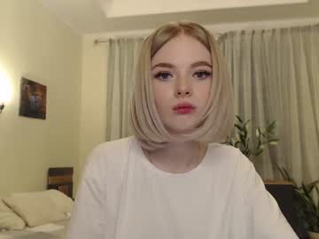 webcam girl yvaine777 live cam image #1159470