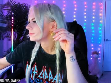 webcam girl oliviaowens live cam image #9527387