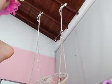 webcam girl little_effy18 live cam image #2350595