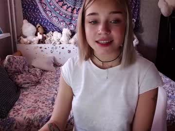 webcam girl babyfromtheforest live cam image #2745104