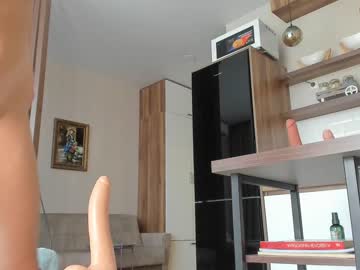 webcam girl melon_mussy live cam image #7064200