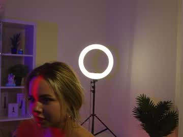 webcam girl molly__meow live cam image #10088719