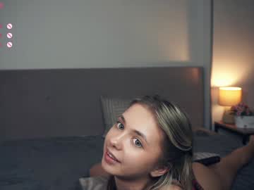 webcam girl mildredgarrett live cam image #11431149