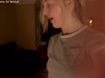 webcam girl lucydelovely live cam image #8368991