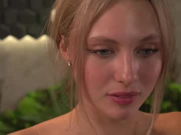 webcam girl roselyn_rose live cam image #12116909