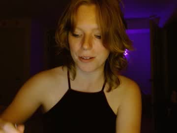 webcam girl crimsonxrapture live cam image #2676750